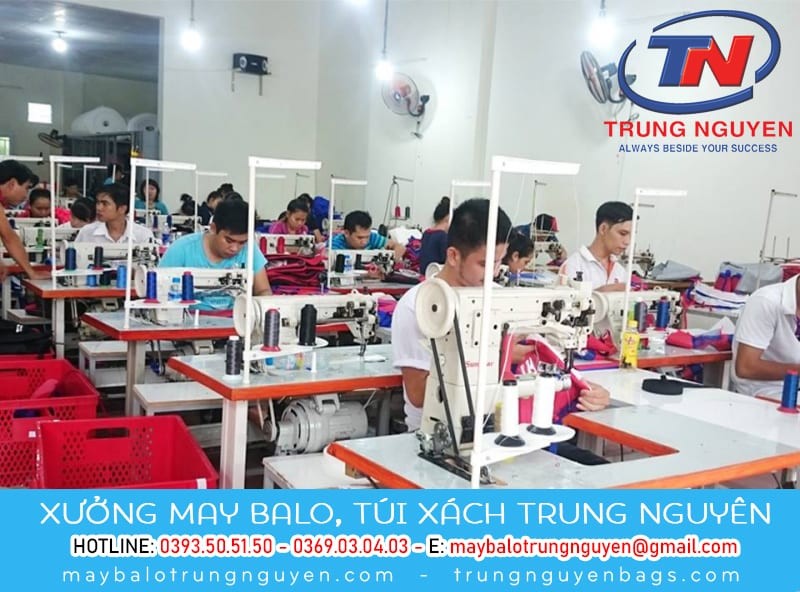 xưởng may ba lô quảng cáo Trung Nguyên